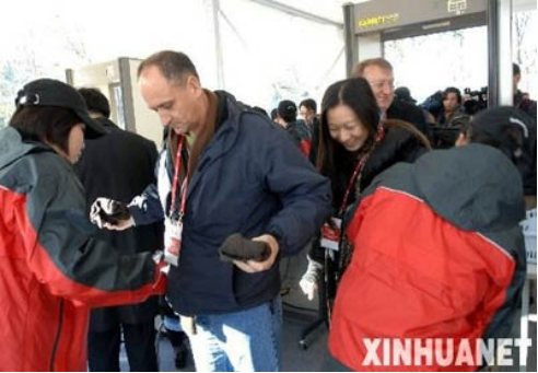 西方媒体轮番给北京奥运造谣 如此“新闻自由”？