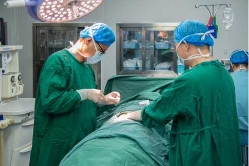 手术仅需几分钟，术后4小时就见效——安徽省首例“戒酒芯片”植入手术完成