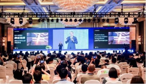 康宁曾崇凯：二十载深耕显担当，以&ldquo;材&rdquo;为基赋能中国显示产业新未来